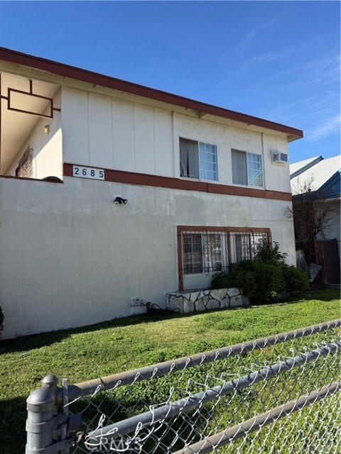 Building Photo - 2685 Sichel St Unit 4