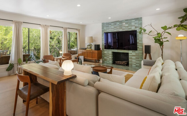 Photo - 5749 Valley Oak Dr