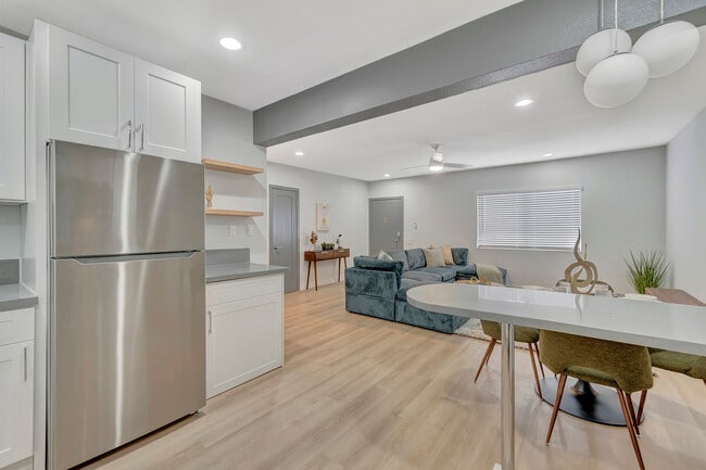 Palm View Village (Furnished Units Available) - Palm View Village (Furnished Apartments Units Available)