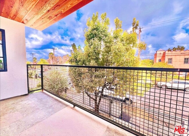 Photo - 4152 Rogers St