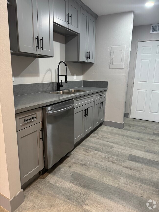 Building Photo - 7445 Laurelgrove Ave Rental