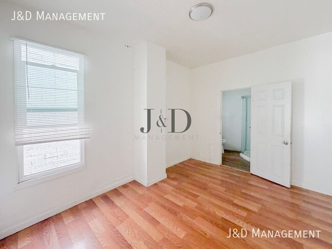 Building Photo - 545 1/2 25TH STREET-