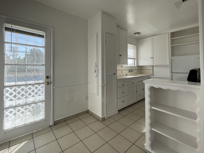 Photo - 1960 Vermont N Ave Unit 4