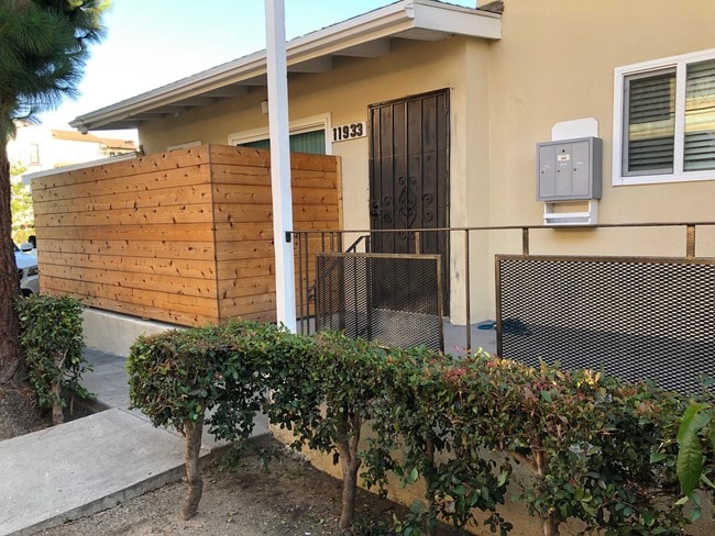 Photo - 11933 Culver Blvd Unit 11933