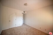 Photo - 656 Angelus Pl