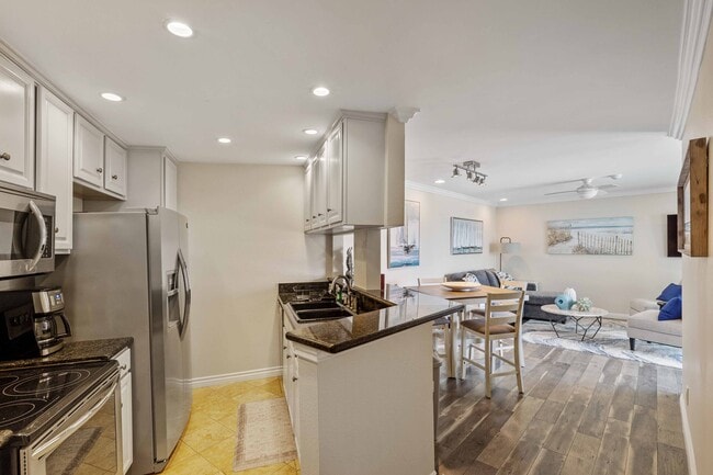 Photo - 640 The Village Unit 109