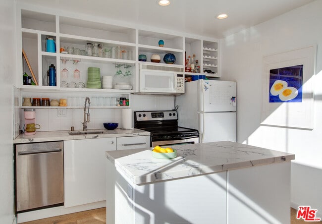 Photo - 11645 Montana Ave Unit 311