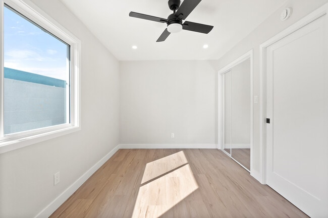 Photo - 2051 E Harding St Unit 2053 E Harding St