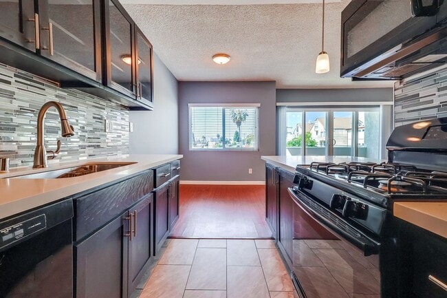Building Photo - 537 E Hyde Park Blvd Unit 312