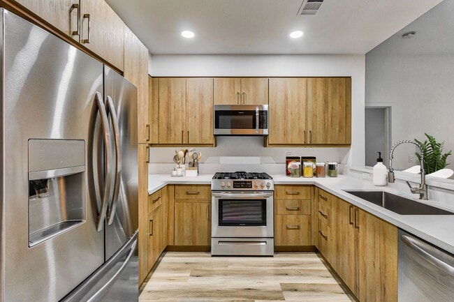 Photo - 416 on Broadway