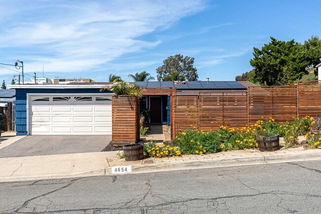 ** AMAZING ALLIED GARDENS 3/2 HOME 2 CAR G... - ** AMAZING ALLIED GARDENS 3/2 HOME 2 CAR G...