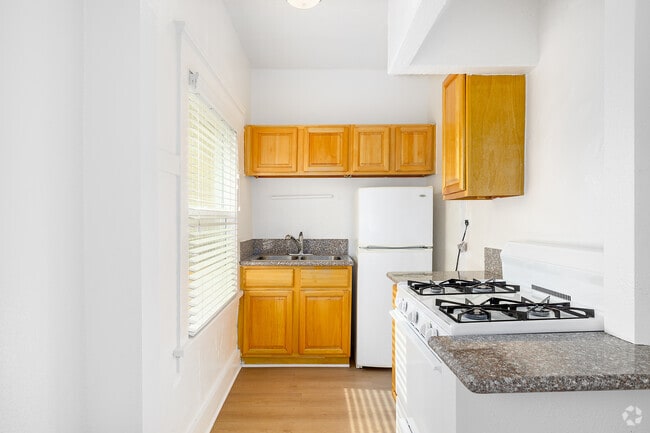 Interior Photo - 463 South Hartford Ave.