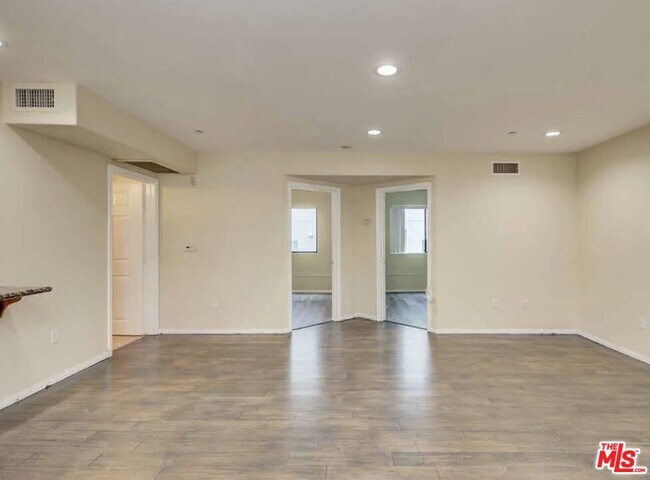 Photo - 6815 Baird Ave Unit 2
