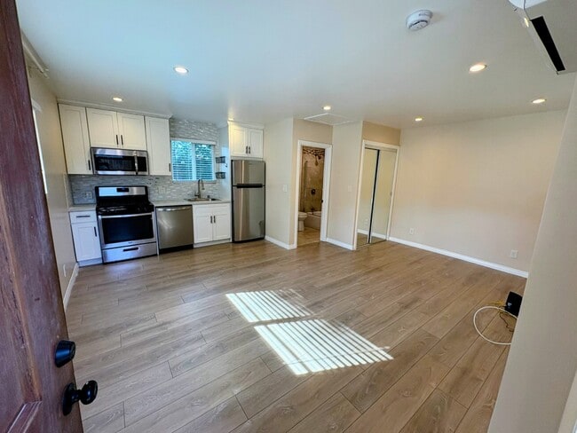 Photo - 16143 Kittridge St Unit ADU