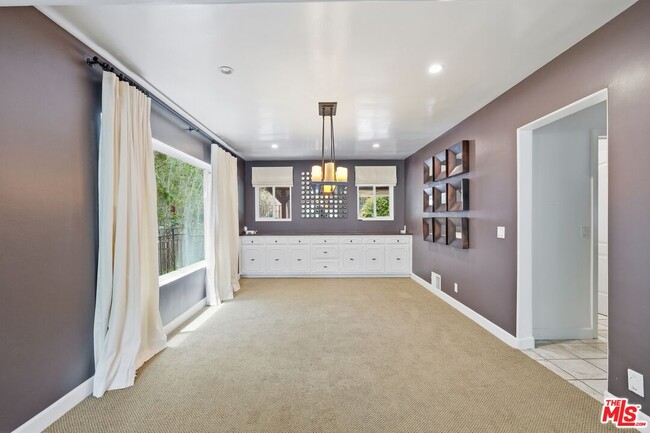Photo - 503 N Greencraig Rd