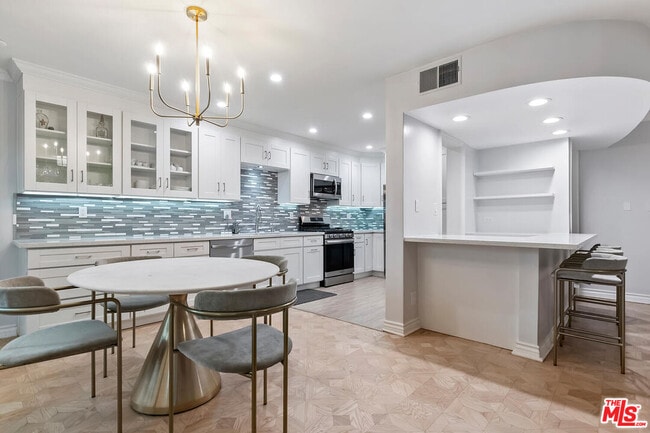Building Photo - 4445 Cartwright Ave Unit 108 Rental