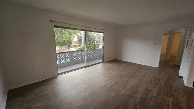 Photo - 545 Hayworth Ave Unit 101