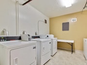 Photo - 433 Kelton Ave