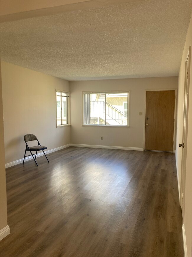 Building Photo - 16019 S Harvard Blvd Unit B