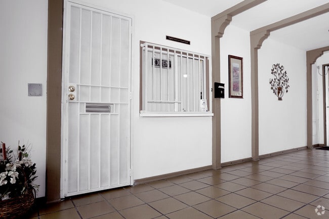 Photo - Country Villa Apartments