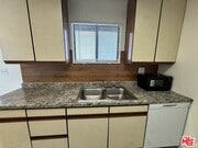 Photo - 1252 Barry Ave Unit 6