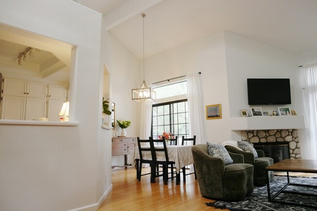 Photo - 8212 Mainsail Dr Unit 206