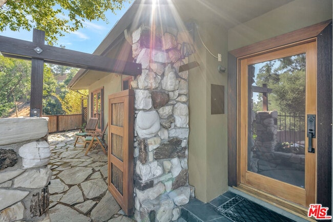 Photo - 15511 Woodcrest Dr