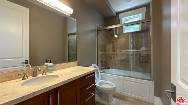 Photo - 2020 Holly Dr