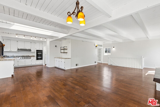 Building Photo - 3900 Pacific Ave Unit 1