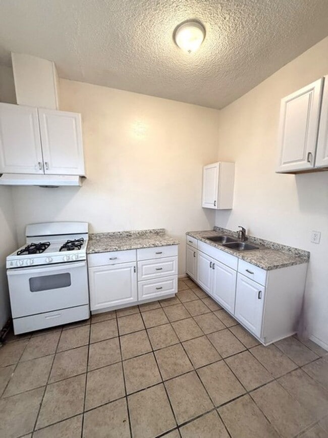 Photo - Completely renovated 3 bedroom apartment with a patio Unit 4526D