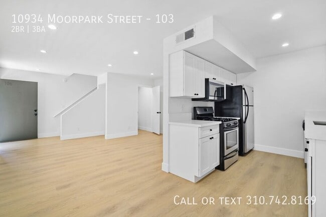 Photo - 10934 Moorpark St Townhome