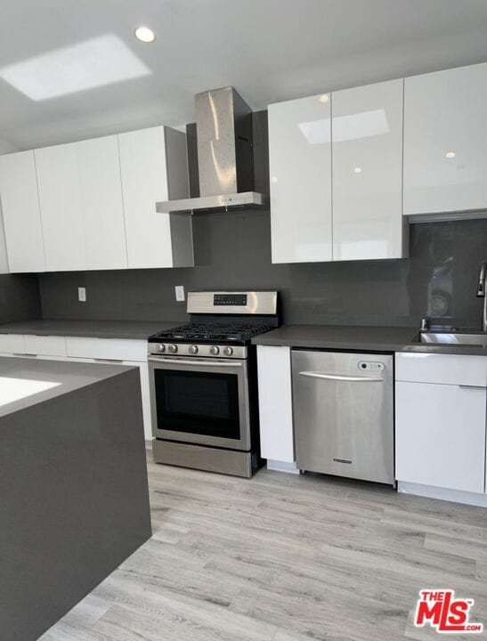 Photo - 17139 Sherman Way Apartment