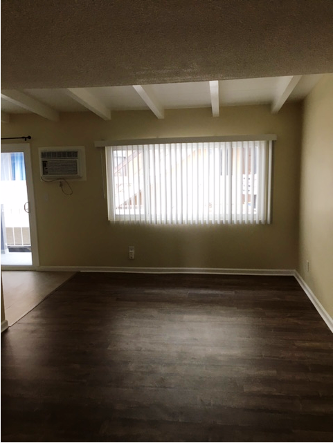 Living room - 328 Griswold St Unit 203