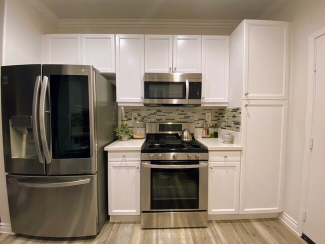 Photo - 22992 Serra Dr