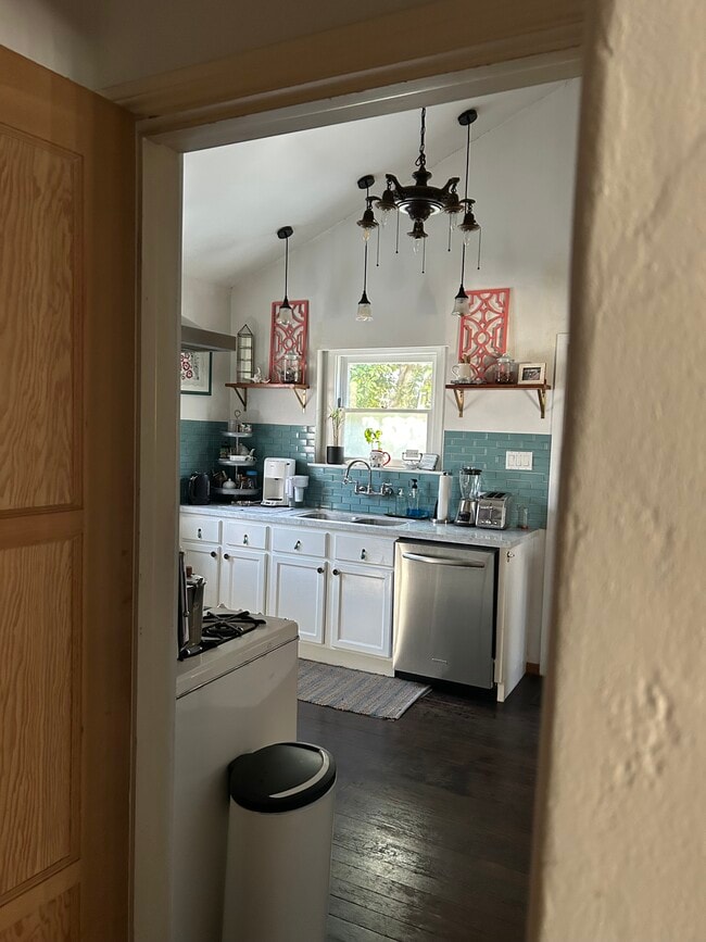 Photo - 1294 Boynton St Unit House