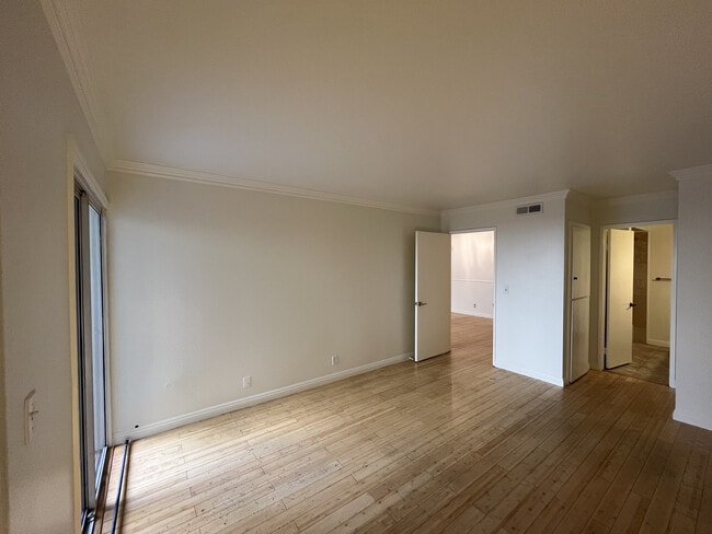 Photo - 552 N Bellflower Blvd Unit 111