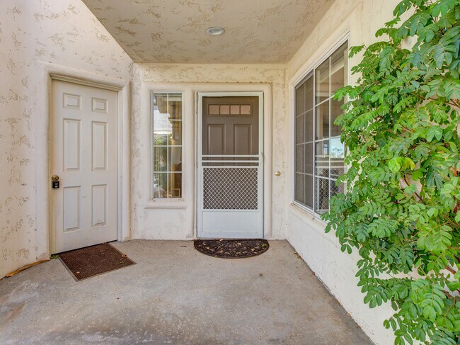 Photo - 709 Vista Lago Cir N