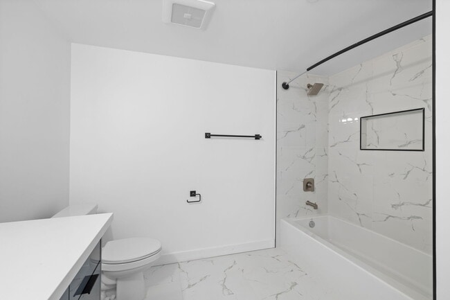 Photo - 12714 S Figueroa St