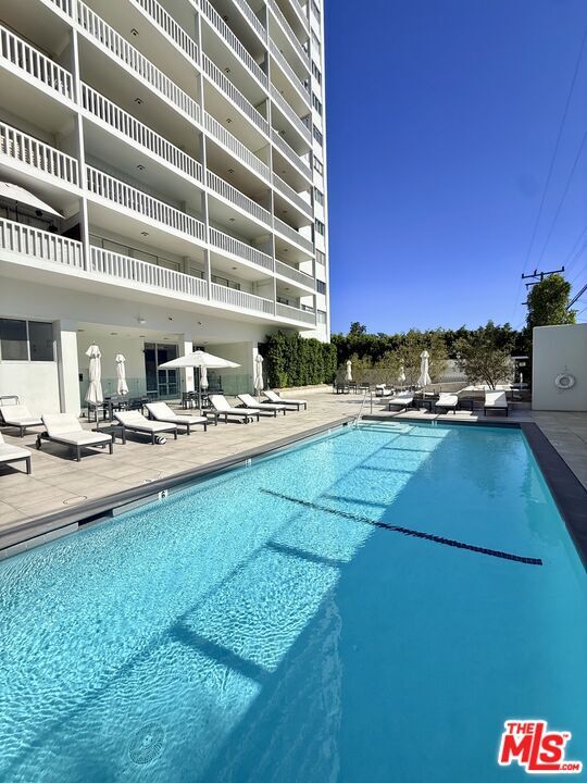 Building Photo - 999 N Doheny Dr Unit 904