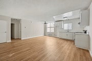 1BR, 1BA - 650SF - Kenmore Apartments