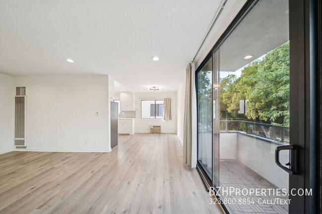 Photo - 7540 Hampton Ave Unit 301