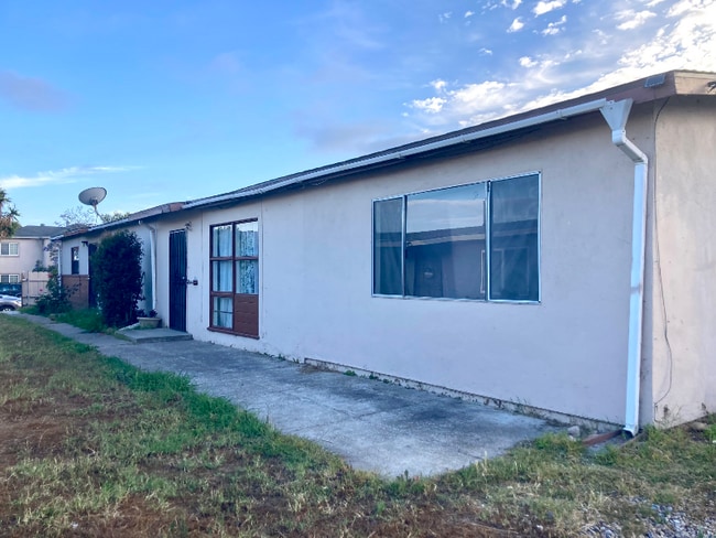 Photo - 4460 Clairemont Mesa Blvd House