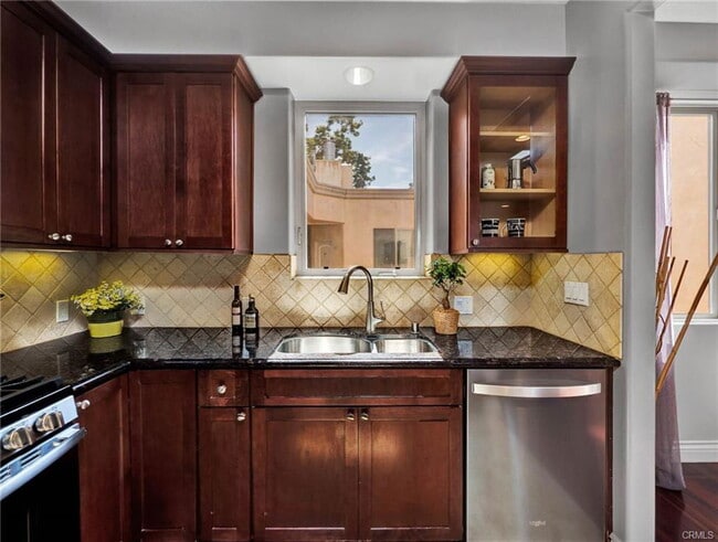 Photo - 11280 La Maida St Unit 401