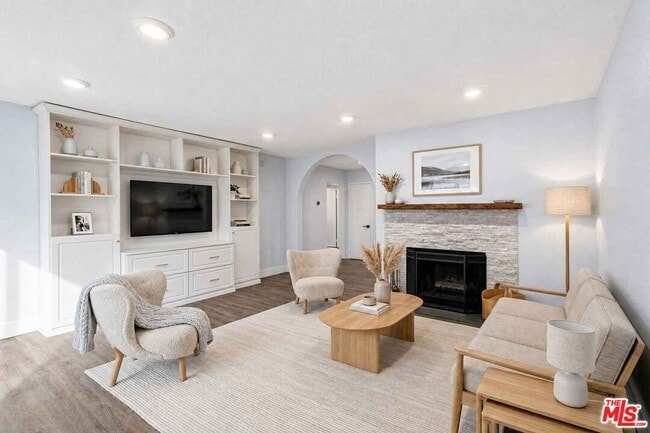 Building Photo - 2018 Griffith Park Blvd Unit 123