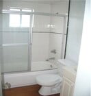 Full Bath w/ Bathtub - newly re-finished - 1 Bedroom / 1 Bath - 33 S Venice Blvd Apartments