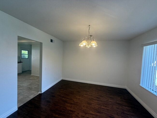 Photo - Lots & Lots of Space