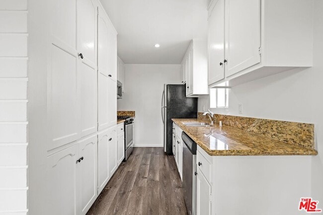 Photo - 11930 Mayfield Ave Unit 7