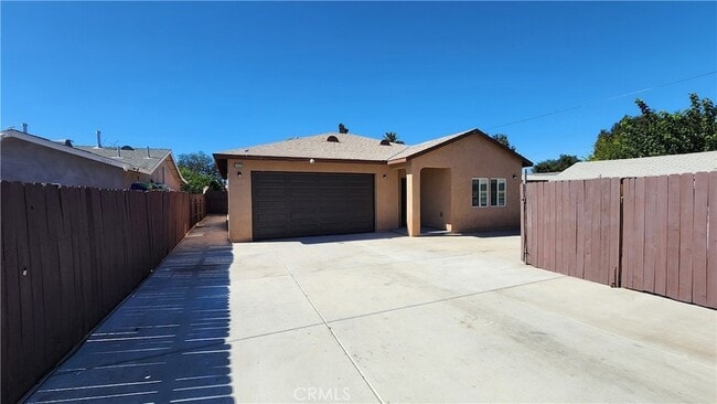 Photo - 3433 Eucalyptus Ave