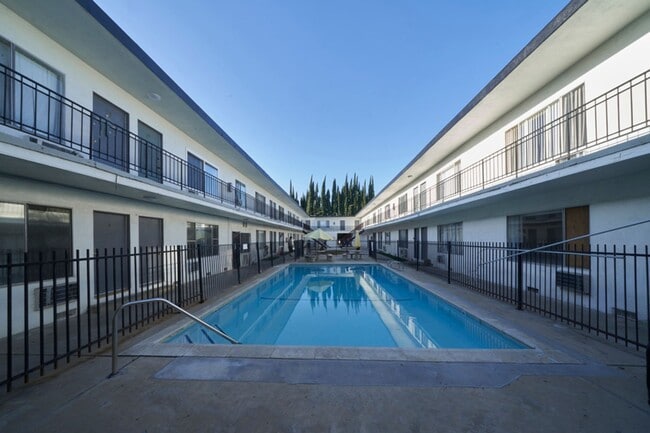 Photo - Beau Fontaine Apartments