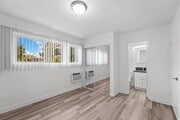 Photo - 925 W 30th St Apartment Unit 14A